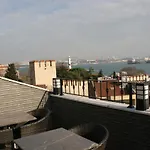 Ligos Hotel