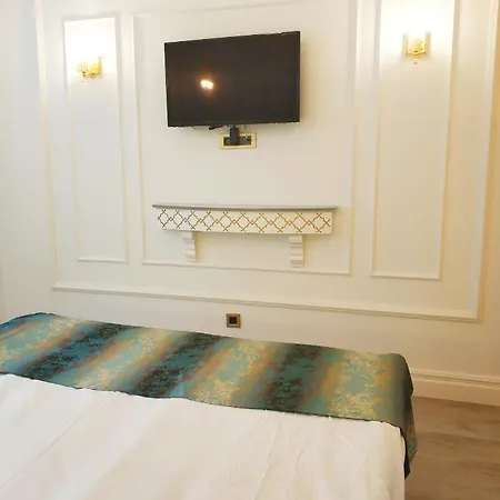 Ligos Hotel *