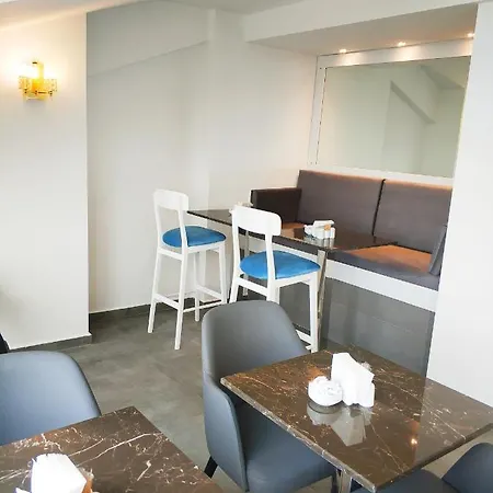 Hotel Ligos *